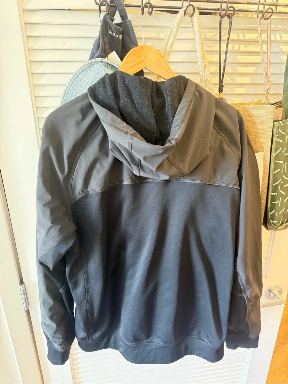 Nike Men’s Black Hooded Performance Zip Jacket